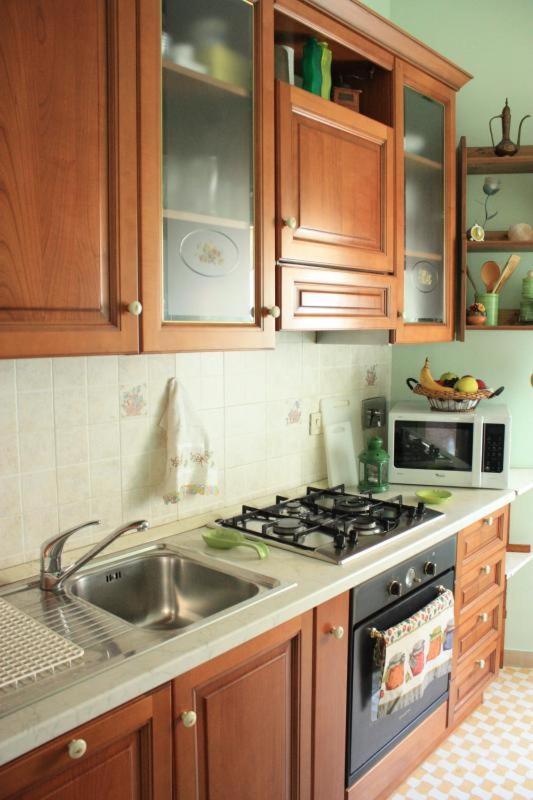 Apartment At Colosseo With Terrace Overlooking The Garden By Lyon Roma Exterior foto